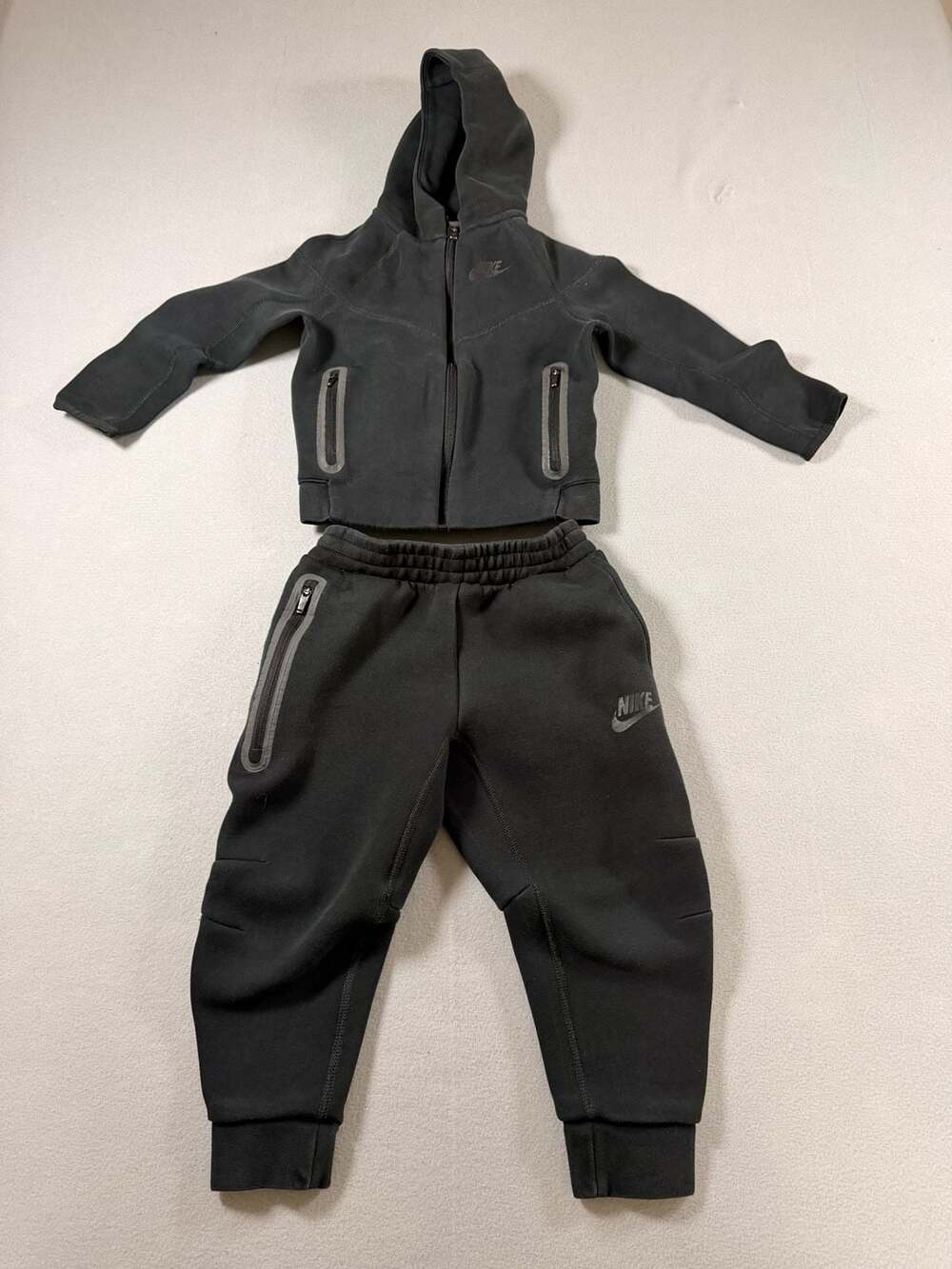 Nike Tech Fleece Full-Zip Hoodie and Jogger Tracksuit Set, Black